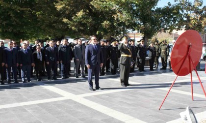 Malazgirtte 29 Ekim Cumhuriyet bayramı çelenk koyma töreni yapıldı