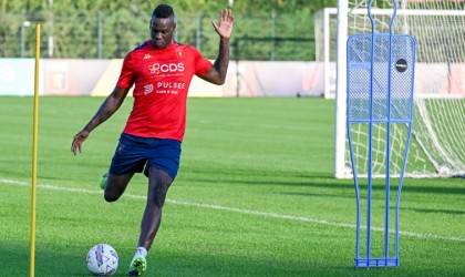 Mario Balotelli, Genoaya imza attı