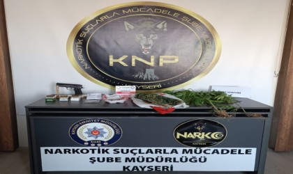 Narkotik polisinden torbacı operasyonu: 2 gözaltı