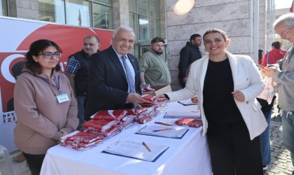 Nilüfer Atatürk posterleriyle donanıyor