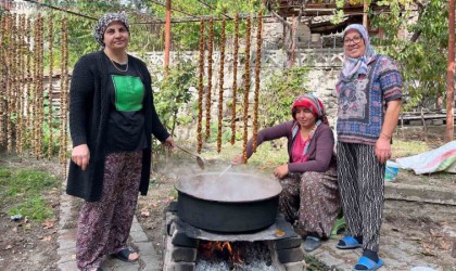 Oğuzlarda cevizli sucuk mesaisi başladı