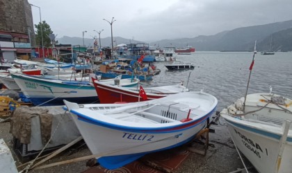 Oruç Reis ve yabancı yatlar Amasra Limanına sığındı