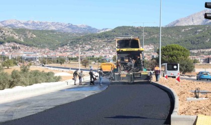 Otogar yolunda üçüncü kat sıcak asfalt çalışması başladı