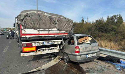 Park halindeki tıra ok gibi saplandı: 2 ölü 3 yaralı