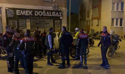 Polisten kaçarken kazaya neden oldu: 2si polis 4 yaralı