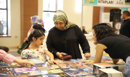 Şahinbey Belediyesinin 8inci Kitap Fuarı kapılarını açtı