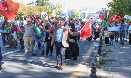 Sincan Belediye Başkanı Murat Ercan Filistine destek yürüyüşüne katıldı