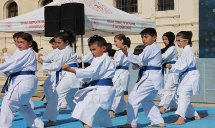 Sivasta Amatör Spor Haftası renkli etkinliklerle başladı