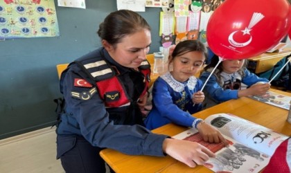 Sivasta Tim Jandarma ile çocuklara güvenlik eğitimi