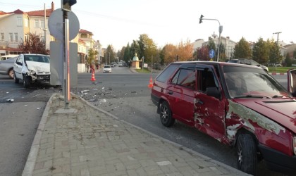 Tavşanlıda trafik kazası, 3 yaralı