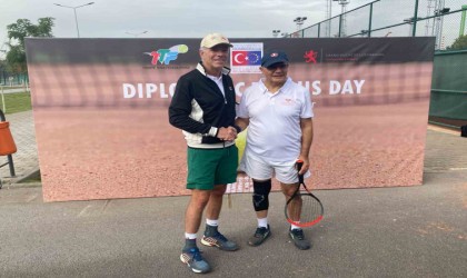 Tenis Federasyonunda Diplomatik Tenis Günü düzenlendi