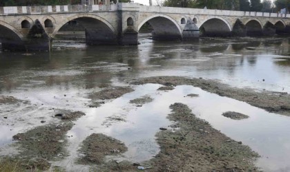 Tunca Nehri hurdalığa dönüştü