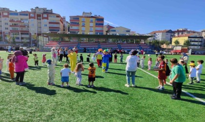 Türkeli MYO Oyun Şenliğinde çocuklar hem eğlendi hem öğrendi