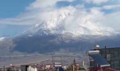 Türkiyenin çatısı beyaza büründü