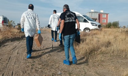 Van Gölü sahilinde Rojine ait olduğu iddia edilen kıyafet parçaları bulundu