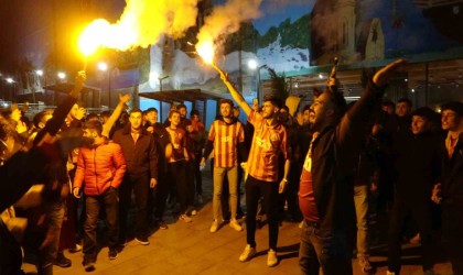 Vanda Galatasaraylı taraftarların derbi coşkusu