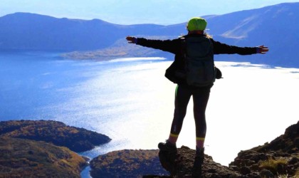 Vanlı dağcılar Nemrut Krater Gölünde buluştu