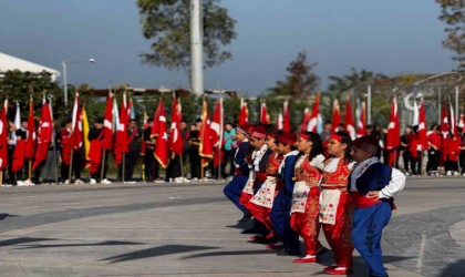 Yalovada Cumhuriyetin 101. yılı coşkuyla kutlandı