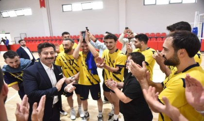 Yenişehir Belediyespor ilk maçında galip geldi