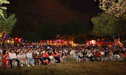 Yeşilçam Festivalinde yıldızlar altında sinema keyfi