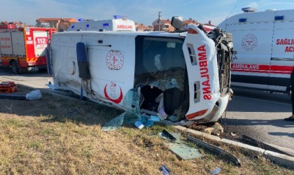 Ambulans kaza yaptı: 7 yaralı