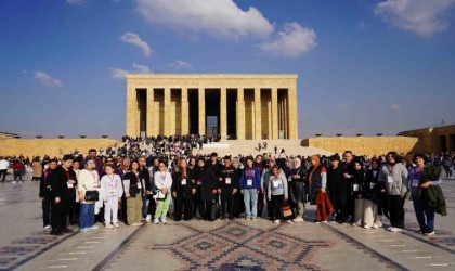 Ankaraya düzenlenen gezide Atanın huzuruna çıktılar