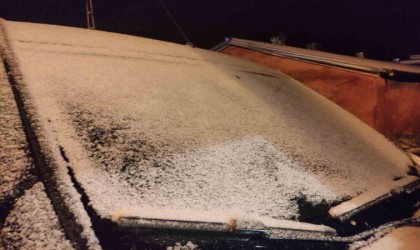 Ardahanda gece saatlerinde kar yağışı ve tipi etkili oldu