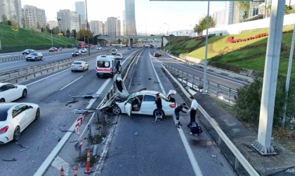 Ataşehirde kontrolden çıkan otomobil refüje çarptı: 1 yaralı