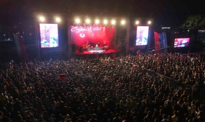 Aydınfest Gençlik Festivali ikinci gününde binlerce kişiyi ağırladı