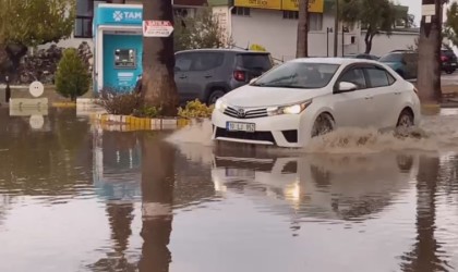 Ayvalıkta sağanak yağış