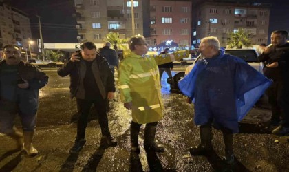 Başkan Tetik, yağmurdan etkilenen mahallelerde incelemelerde bulundu