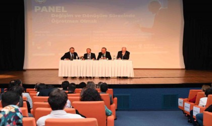 BEUNda “Değişim ve Dönüşüm Sürecinde Öğretmen Olmak” başlıklı panel gerçekleştirildi