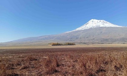 Beyaz gelinliğini giyen Ağrı Dağı, büyüleyici manzarasıyla kendine hayran bırakıyor