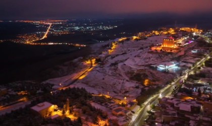 Beyaza bürünen Mardin, gece havadan görüntülendi