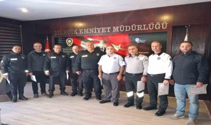 Bilecikte başarılı polis ve özel güvenlik görevlerine Başarı Belgesi verildi