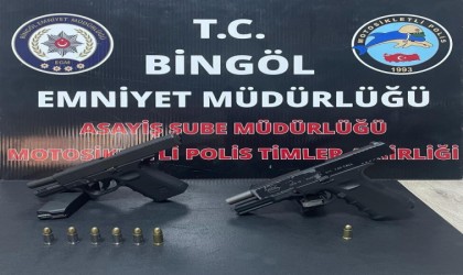 Bingölde ruhsatsız silah ve uyuşturucu ele geçirildi