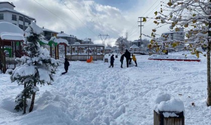 Boluda kar kalınlığı 30 santimetreye ulaştı