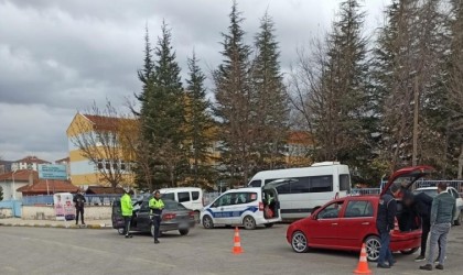 Çorumda polisin şok uygulamalarında aranan 9 kişi yakalandı