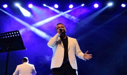 Denizli Büyükşehirden öğretmenlere özel konser ve defile