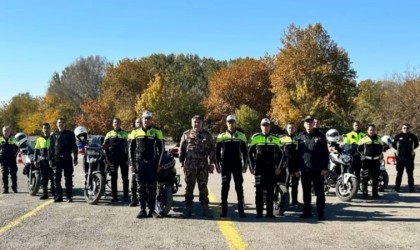 Edirnede Motosikletli Trafik Polis Timleri eğitimlerini başarıyla tamamladı