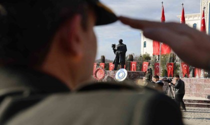 Elazığda Atatürk, düzenlenen törenle anıldı