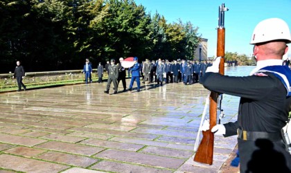 Emniyet Teşkilatı, Atatürk Haftası dolayısıyla Anıtkabiri ziyaret etti