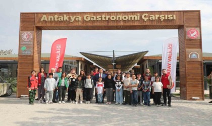 Gastronomi çarşısı ‘Yüreğimizdeki Işık projesi kapsamında depremzede çocukları ağırladı