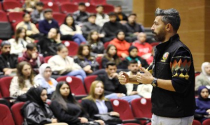 GAÜNde En İyi Narkotik Polisi Anne Projesi kapsamında eğitim verildi