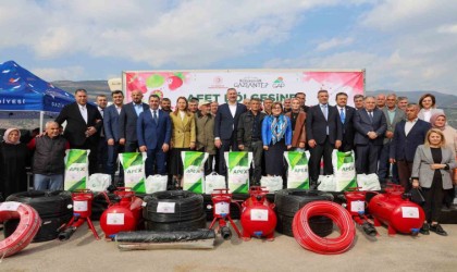 Gaziantep Büyükşehirden Nurdağında 200 çiftçiye çilek üretimi için destek