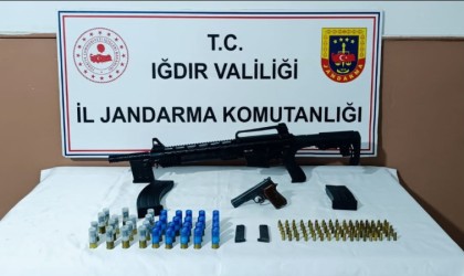 Iğdırda kaçak silah ticareti operasyonu: 2 şüpheli yakalandı