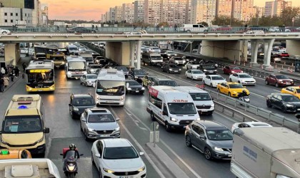 İstanbul trafiğinde ara tatil yoğunluğu