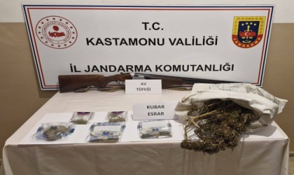 Jandarma ekiplerinden uyuşturucu operasyonu: 3 kişi tutuklandı