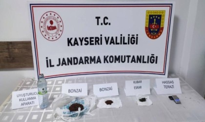 Jandarmadan uyuşturucu operasyonu: 3 Gözaltı