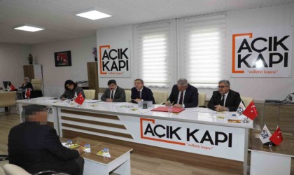 Kars Valisi Ziya Polat, Açık Kapıda vatandaşları dinledi